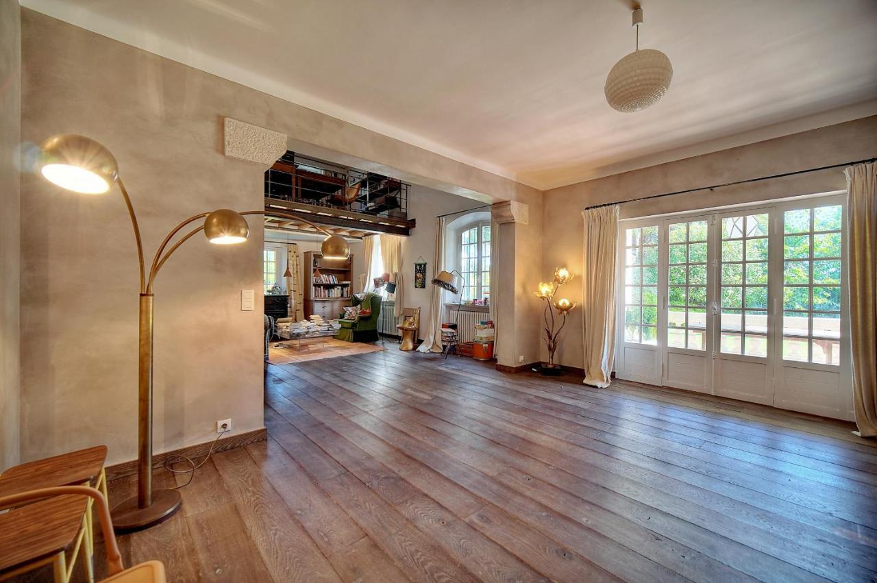 Villa Leader Large Contemporary With Luxurious Design, Pool And View Cannes