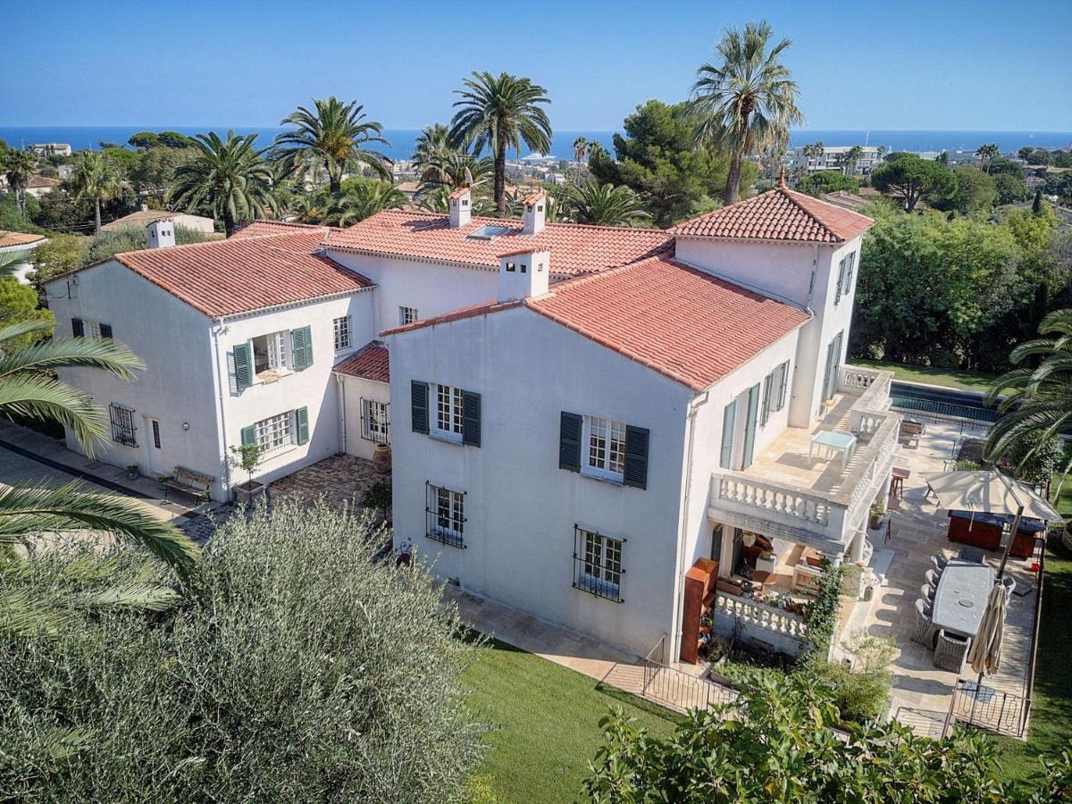 Villa Leader Large Contemporary With Luxurious Design, Pool And View