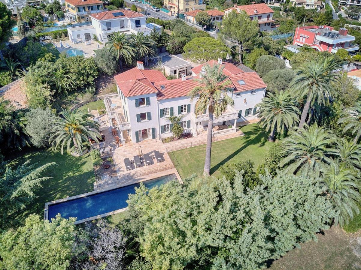 Leader Large Contemporary With Luxurious Design, Pool And View Villa