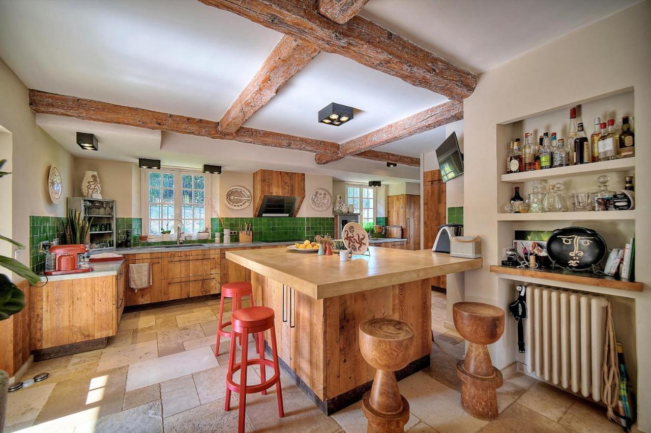 Villa Leader Large Contemporary With Luxurious Design, Pool And View Cannes