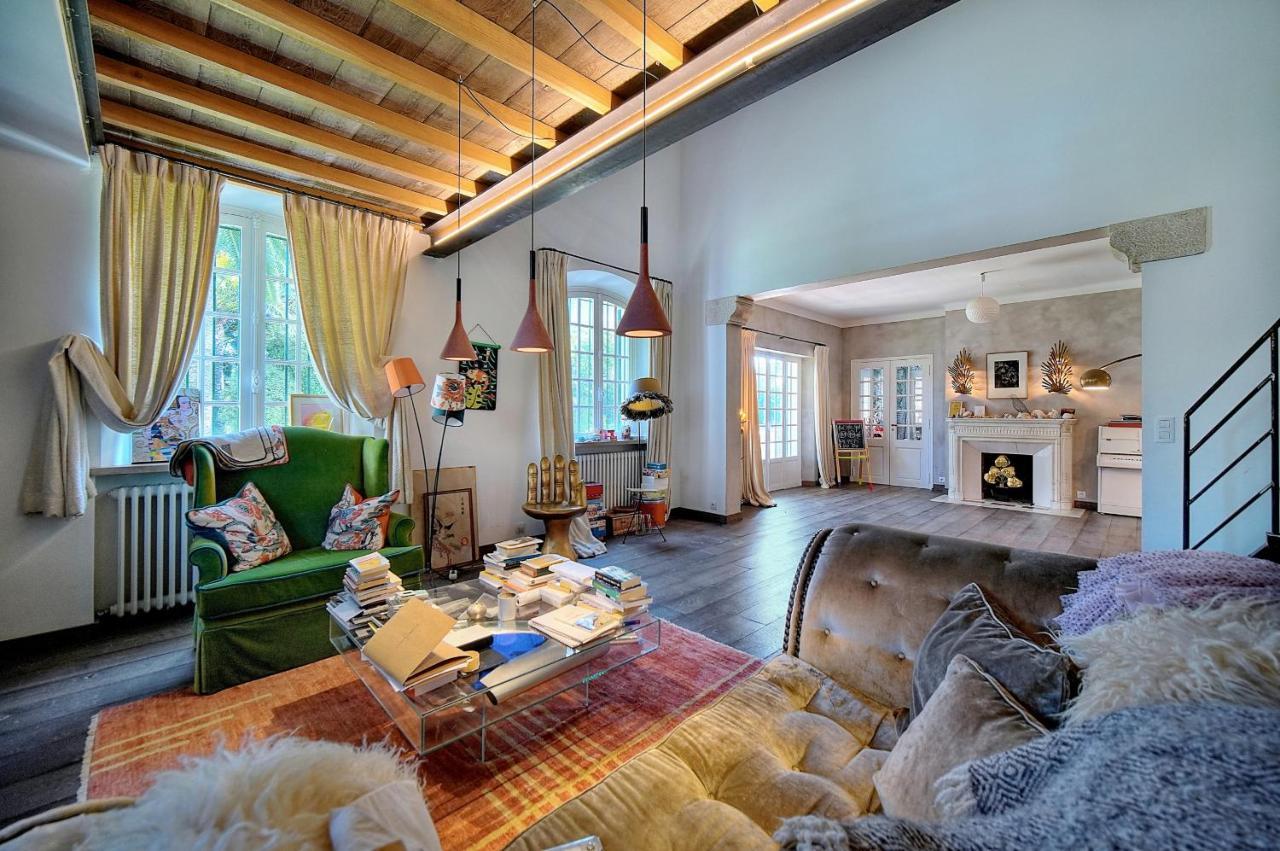 Leader Large Contemporary With Luxurious Design, Pool And View Villa